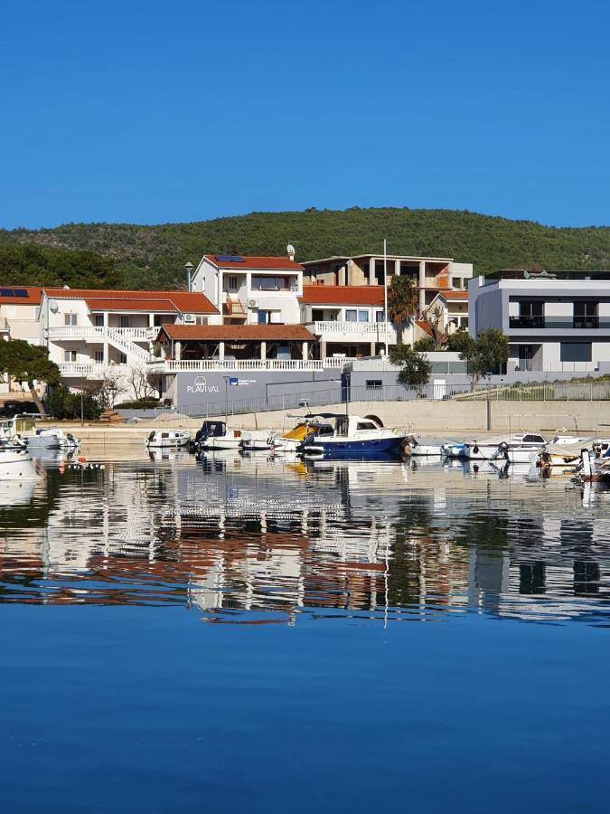 Plavi Val * Tribunj (Sibenik-Knin)